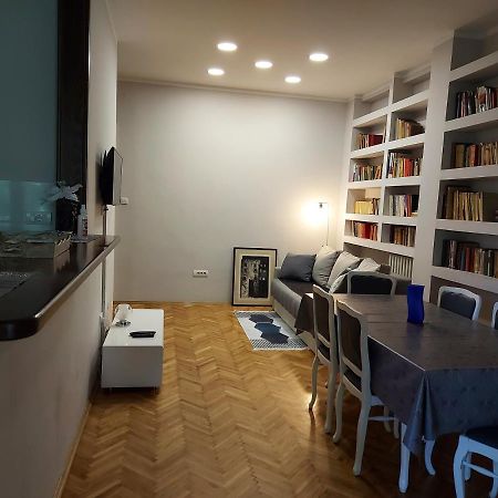 Downtown Apartment In Walk Zone With 3 Bedrooms And Garage Novi Sad Ngoại thất bức ảnh