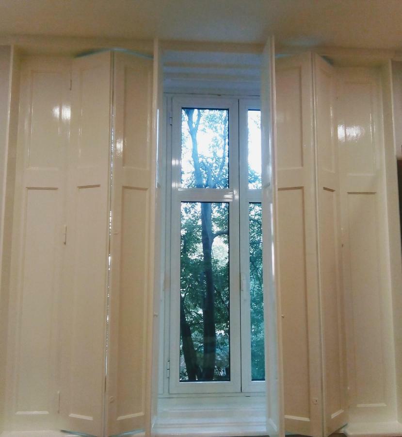 Downtown Apartment In Walk Zone With 3 Bedrooms And Garage Novi Sad Ngoại thất bức ảnh