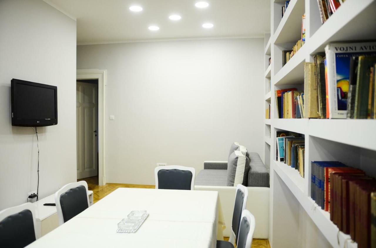 Downtown Apartment In Walk Zone With 3 Bedrooms And Garage Novi Sad Ngoại thất bức ảnh
