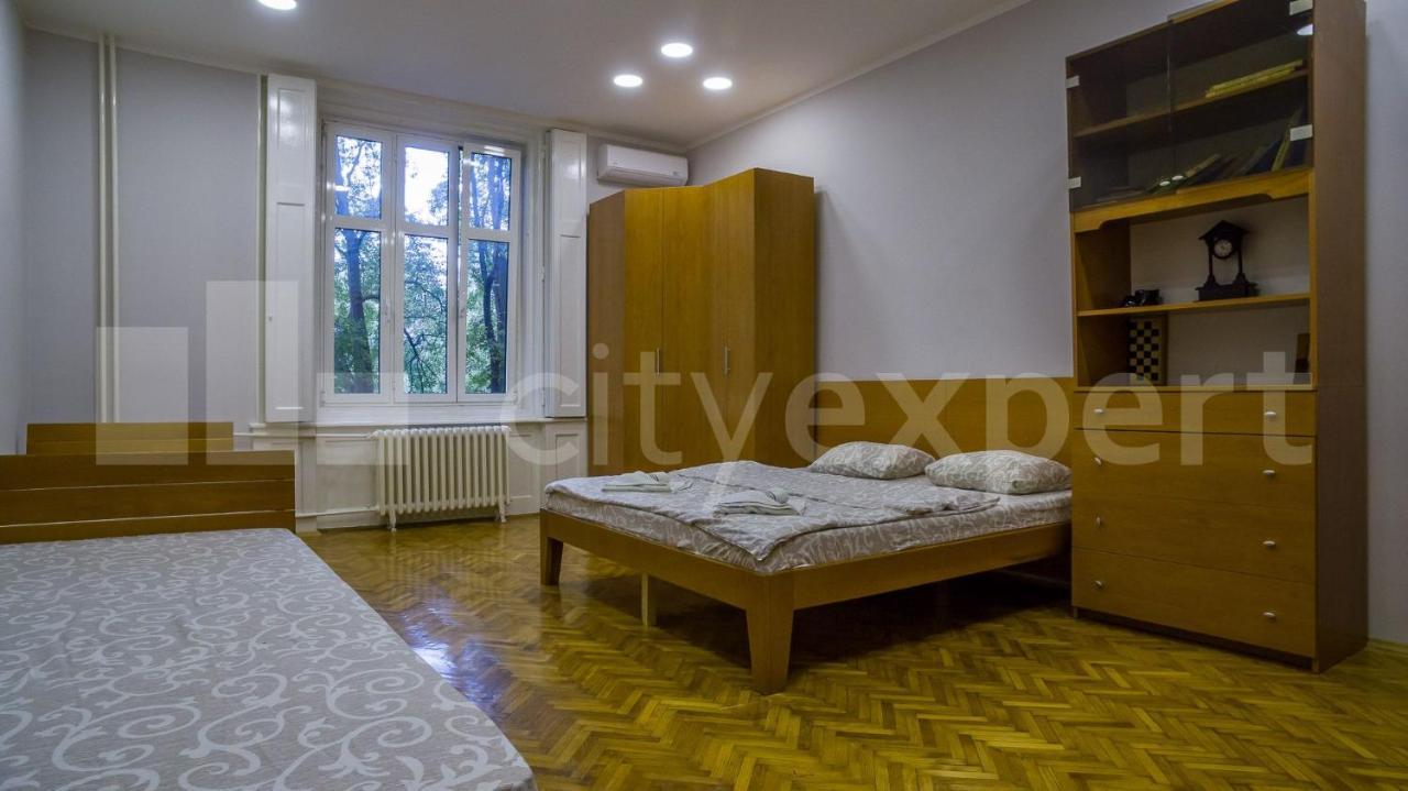 Downtown Apartment In Walk Zone With 3 Bedrooms And Garage Novi Sad Ngoại thất bức ảnh
