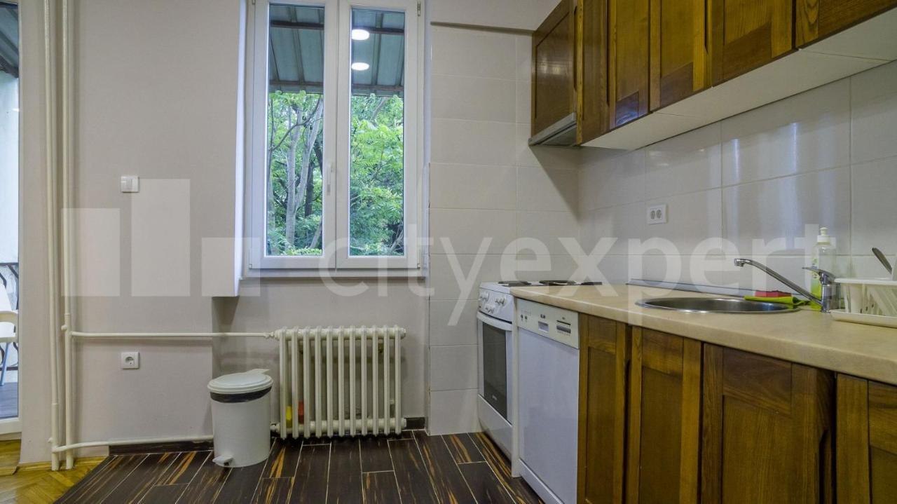 Downtown Apartment In Walk Zone With 3 Bedrooms And Garage Novi Sad Ngoại thất bức ảnh