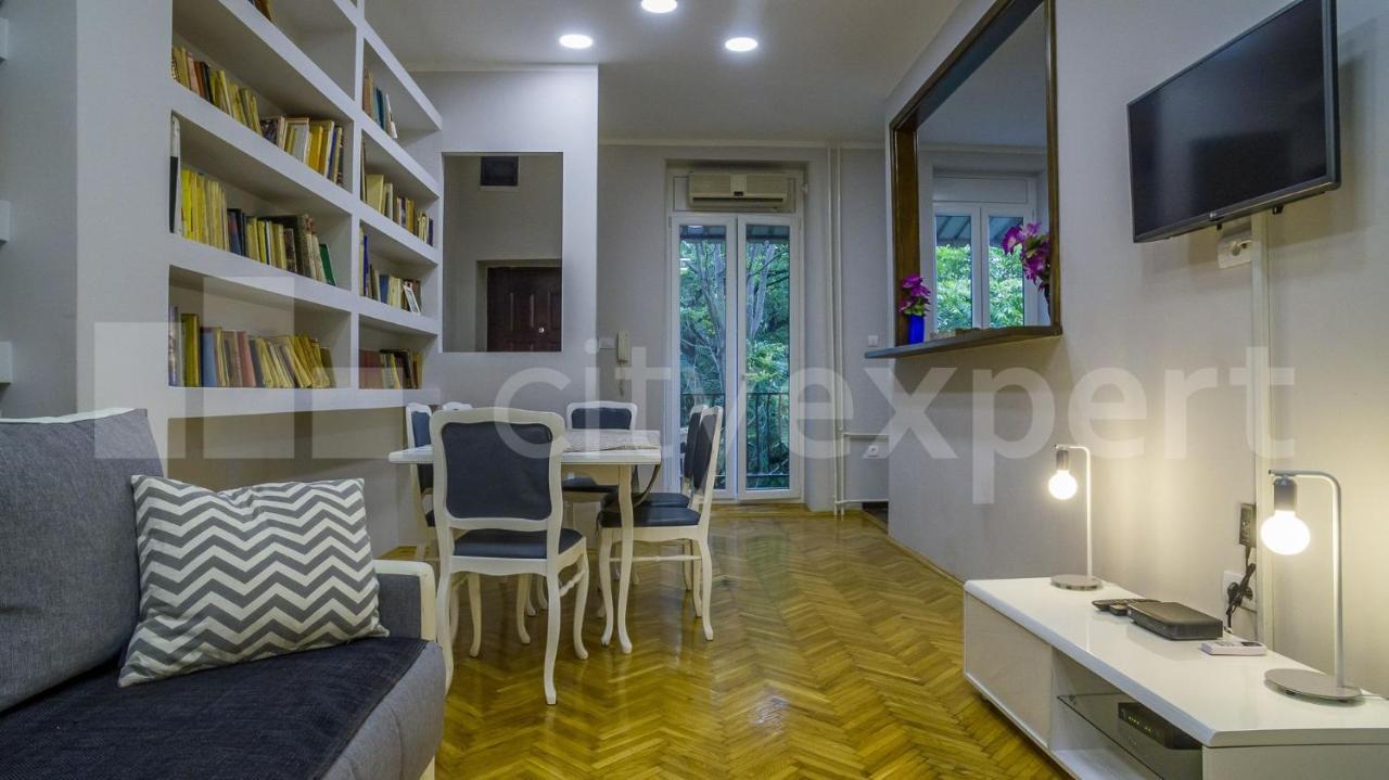 Downtown Apartment In Walk Zone With 3 Bedrooms And Garage Novi Sad Ngoại thất bức ảnh